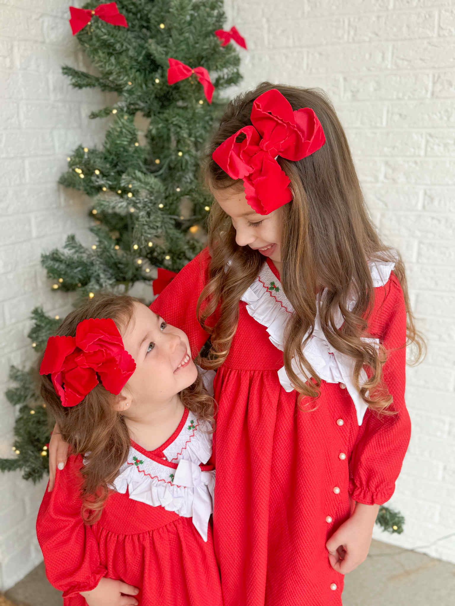 Holly Red Velvet Scallop Bows